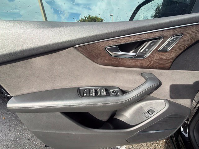 Used 2020 Audi Q8 Prestige w/ Prestige Package AWD/4WD image 7