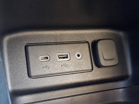 Used 2021 Chevrolet Equinox LT image 25