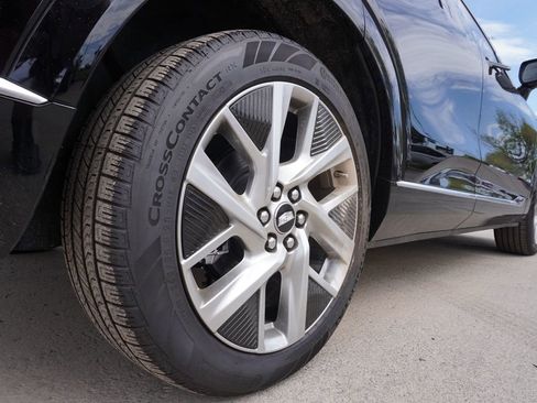 New 2025 Cadillac Optiq Luxury 2 image 6