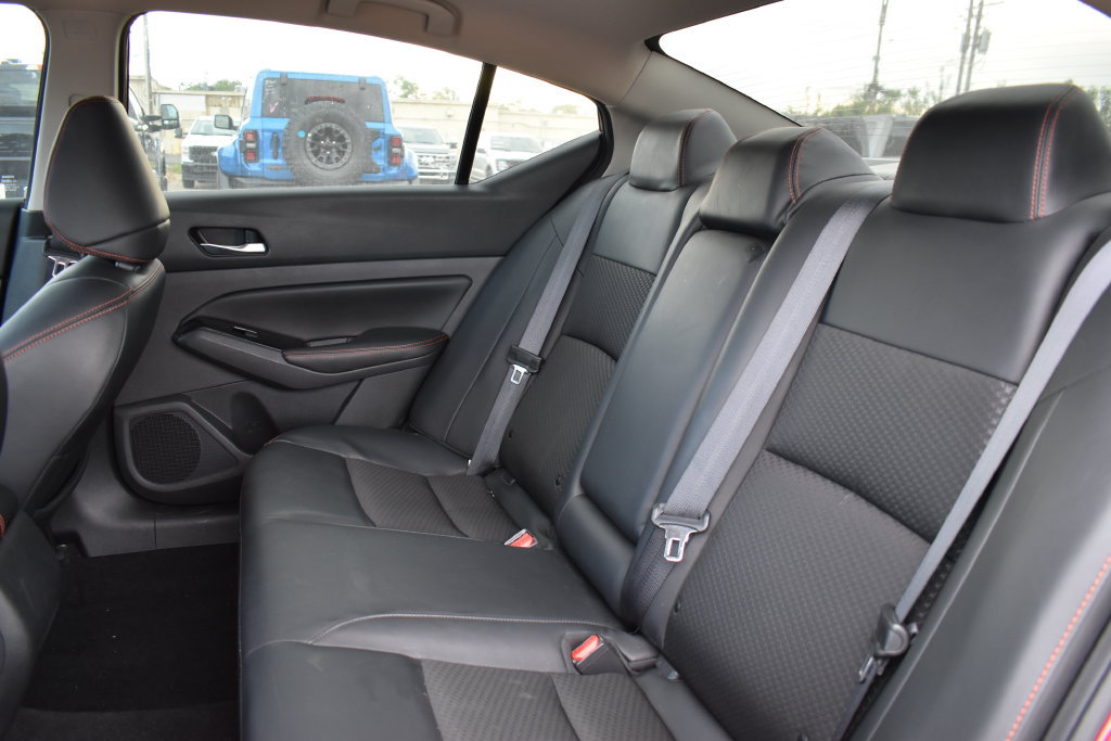 Used 2023 Nissan Altima 2.5 SR FWD image 8