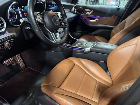 Used 2021 Mercedes-Benz GLC 300 4MATIC image 3