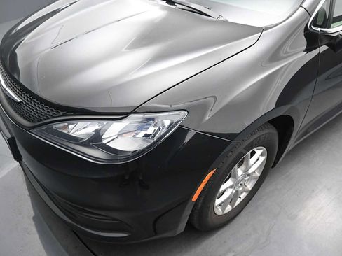 Used 2024 Chrysler Voyager LX FWD image 18