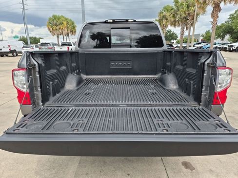 Used 2018 Nissan Titan SV w/ SV Convenience Package RWD image 21
