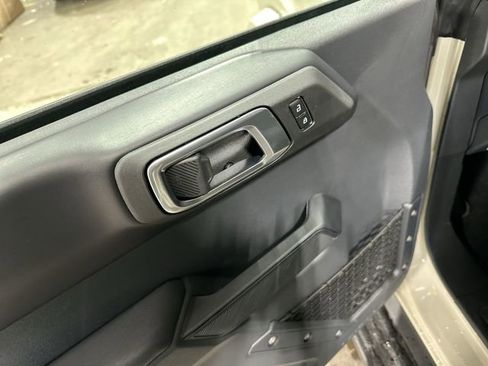 Used 2025 Ford Bronco Outer Banks AWD/4WD image 19