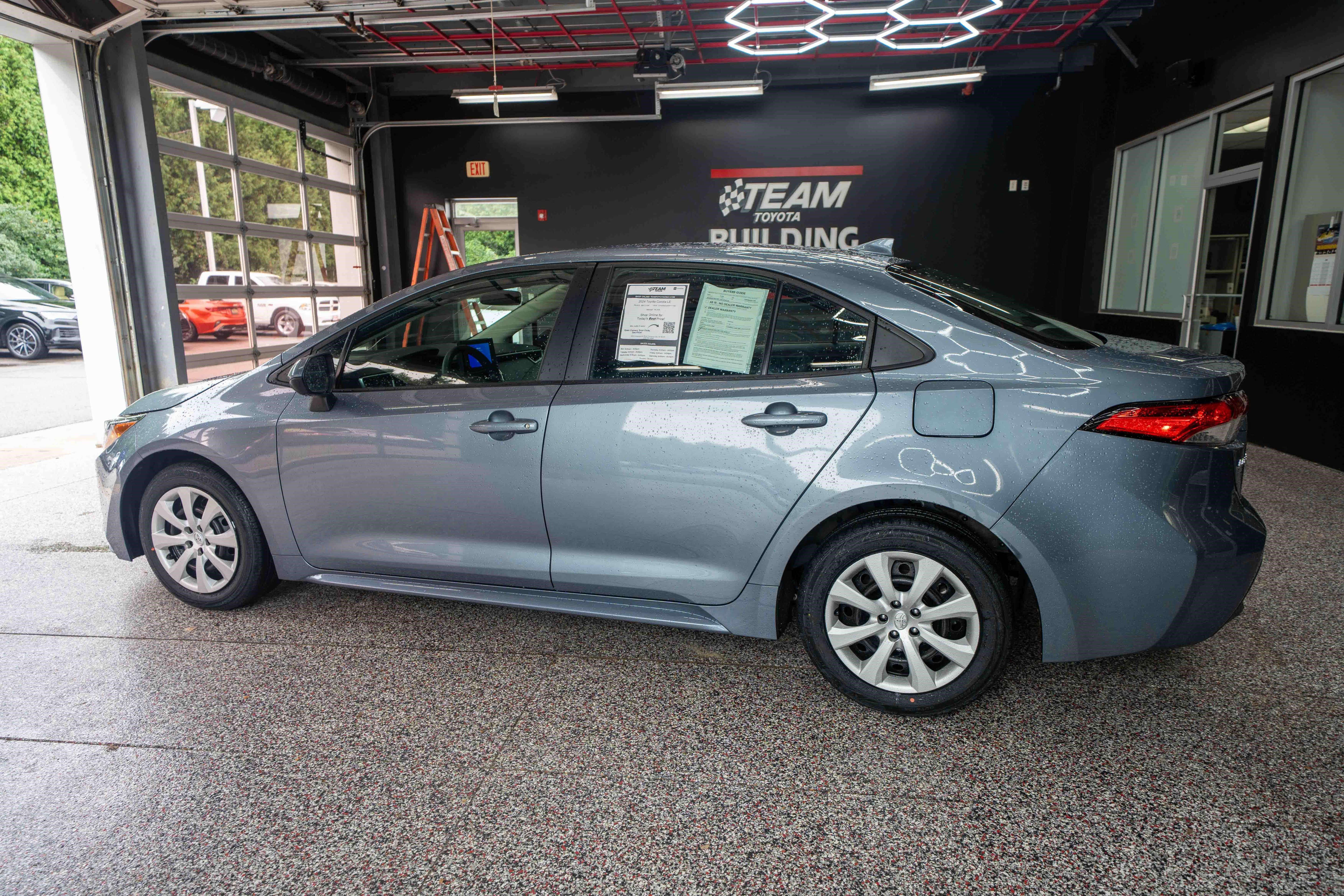 Used 2024 Toyota Corolla LE FWD image 2