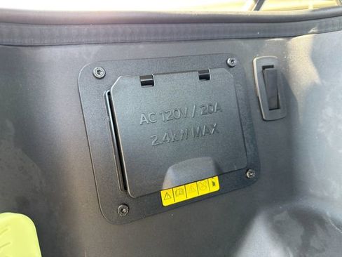 Used 2024 Ford F150 Lightning Lariat AWD/4WD image 17