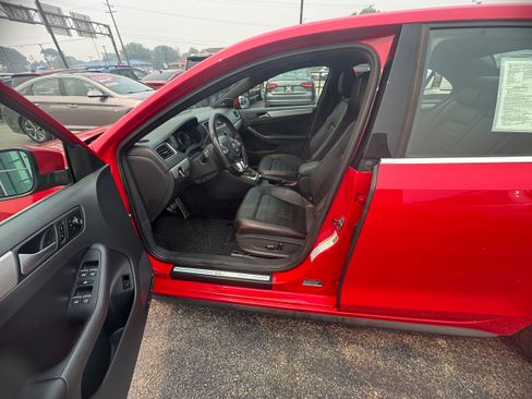 Used 2013 Volkswagen Jetta GLI Autobahn FWD image 7