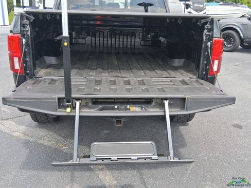 Used 2020 Ford F150 Lariat w/ Equipment Group 502A Luxury AWD/4WD image 14