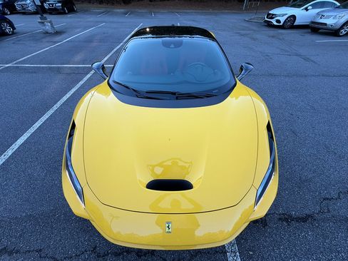 Used 2021 Ferrari F8 Tributo image 9