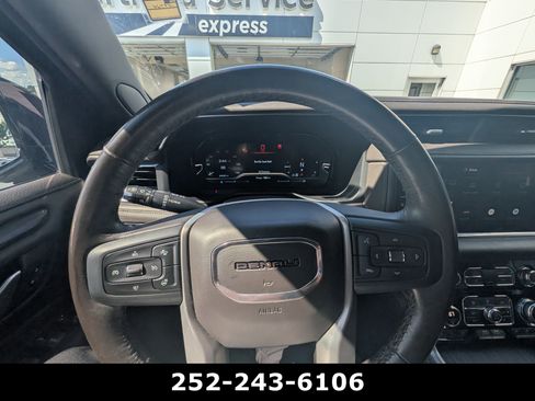 Used 2022 GMC Yukon XL Denali AWD/4WD image 18