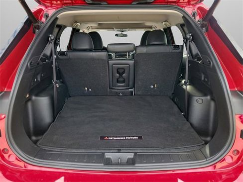 Used 2024 Mitsubishi Outlander image 8
