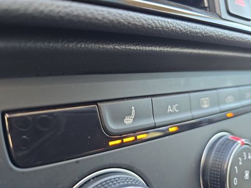 Used 2022 Volkswagen Taos SE image 21