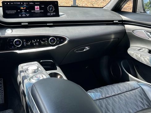Used 2022 Genesis GV70 3.5T Sport w/ Sport Advanced Package AWD/4WD image 27