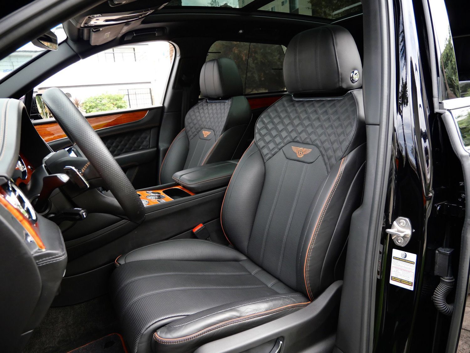 Used 2022 Bentley Bentayga AWD/4WD image 15
