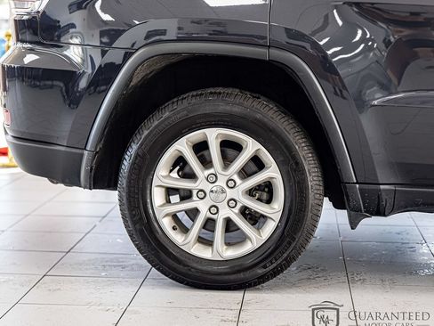 Used 2015 Jeep Grand Cherokee Laredo w/ Quick Order Package 23E AWD/4WD image 10