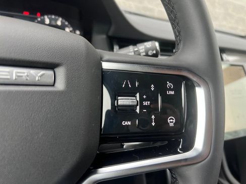 New 2025 Land Rover Discovery Sport Dynamic SE image 21