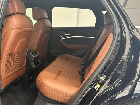 Used 2019 Audi e-tron Prestige AWD/4WD image 18