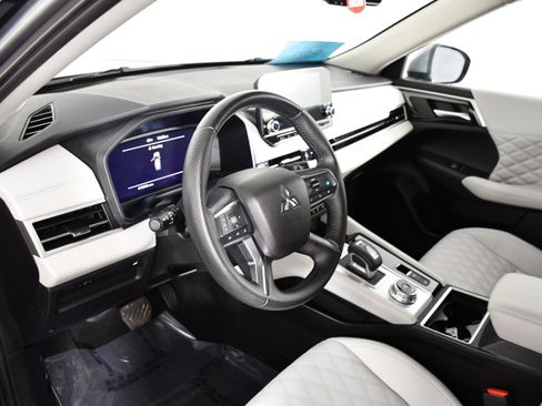 Used 2024 Mitsubishi Outlander SEL AWD/4WD image 38