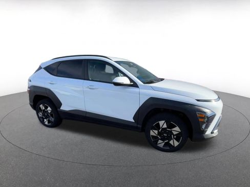 Used 2025 Hyundai Kona SEL image 2