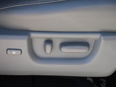 Used 2020 Toyota Sequoia Platinum AWD/4WD image 26
