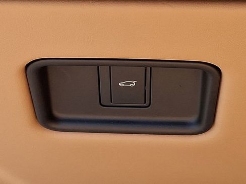 Used 2025 Land Rover Range Rover SE AWD/4WD image 25