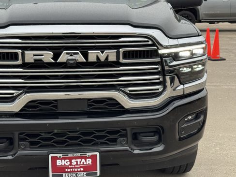 Used 2025 RAM 2500 Laramie AWD/4WD image 5