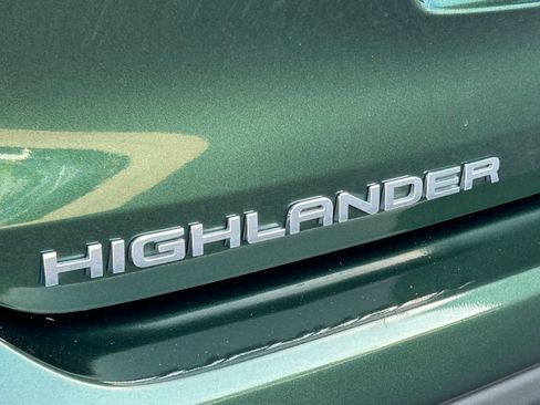 Used 2023 Toyota Highlander XLE FWD image 61