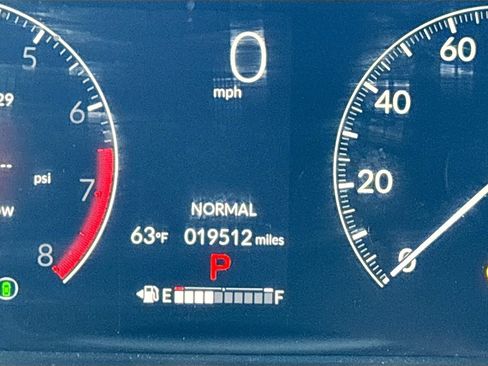 Used 2025 Honda Pilot Touring image 12