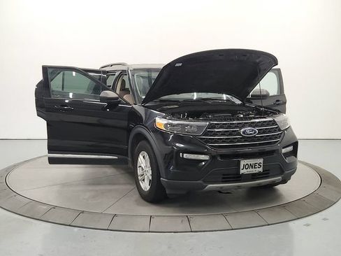 Used 2023 Ford Explorer XLT w/ Equipment Group 202A AWD/4WD image 11
