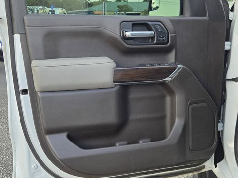 Used 2021 GMC Sierra 1500 SLT w/ SLT Convenience Package AWD/4WD image 21