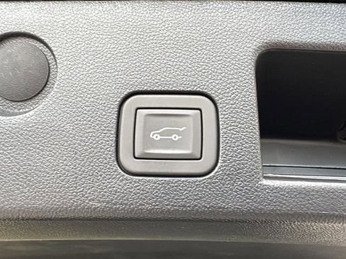 New 2026 Chevrolet Equinox LT w/ Convenience Package II FWD image 12
