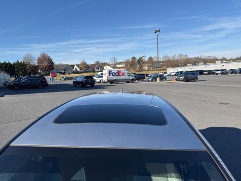 Used 2022 Honda CR-V EX-L image 9