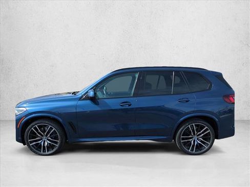 Used 2021 BMW X5 M50i image 9