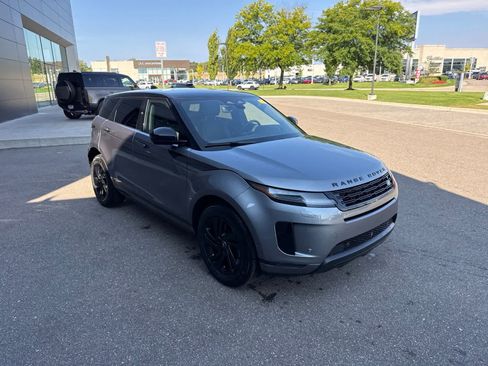 Used 2024 Land Rover Range Rover Evoque S AWD/4WD image 7