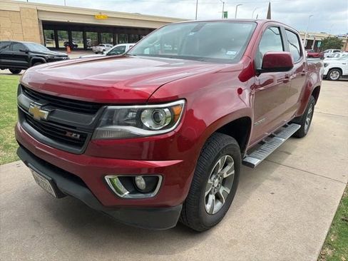Used 2018 Chevrolet Colorado Z71 AWD/4WD image 2