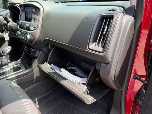 Used 2022 GMC Canyon AT4 w/ Driver Alert Package AWD/4WD image 38