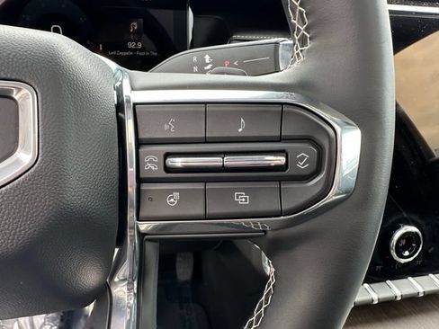 Used 2025 GMC Acadia Denali w/ Super Cruise Package AWD/4WD image 14