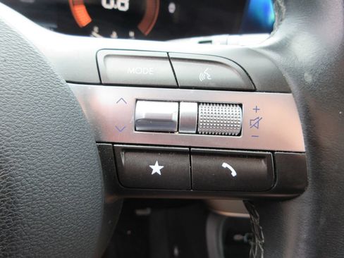 Used 2025 Hyundai Kona SEL AWD/4WD image 25