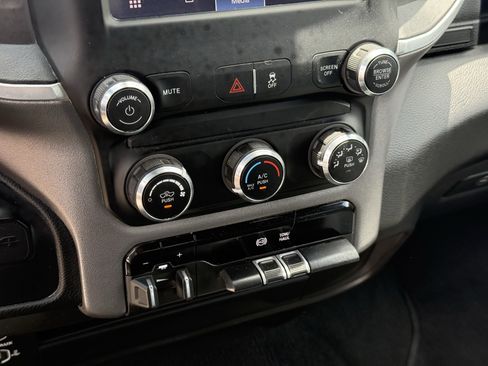 Used 2024 RAM 2500 Big Horn AWD/4WD image 21