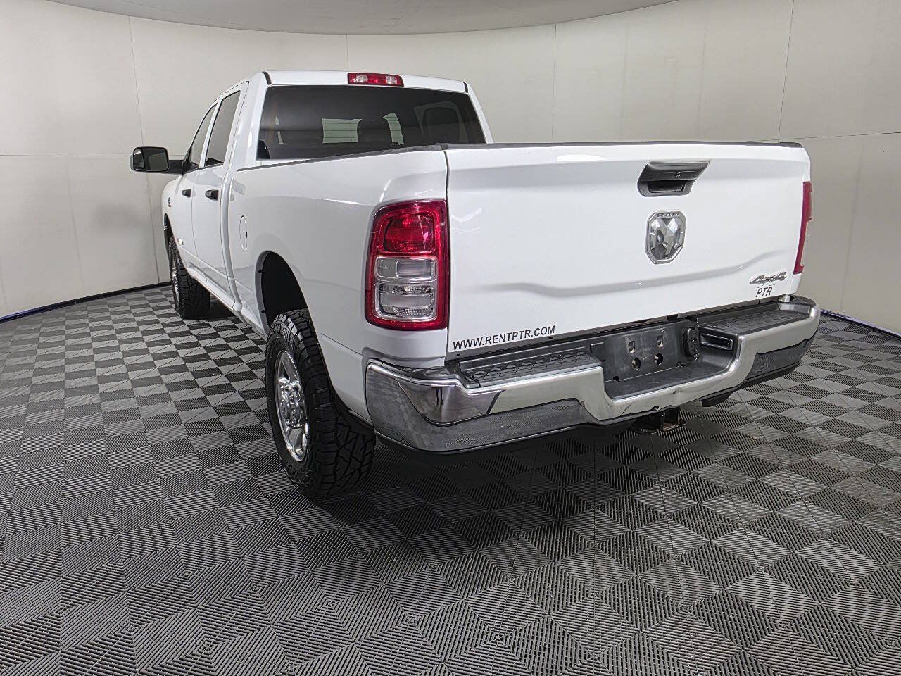 Used 2022 RAM 2500 Tradesman w/ Chrome Appearance Group AWD/4WD image 5