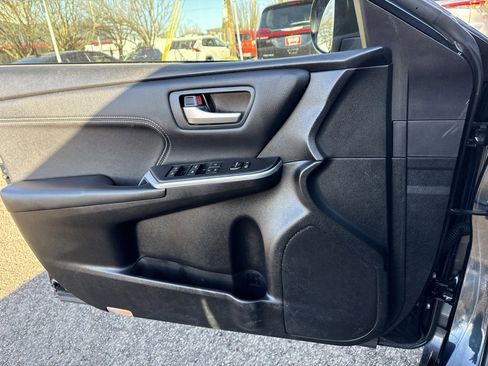 Used 2017 Toyota Camry XLE image 21