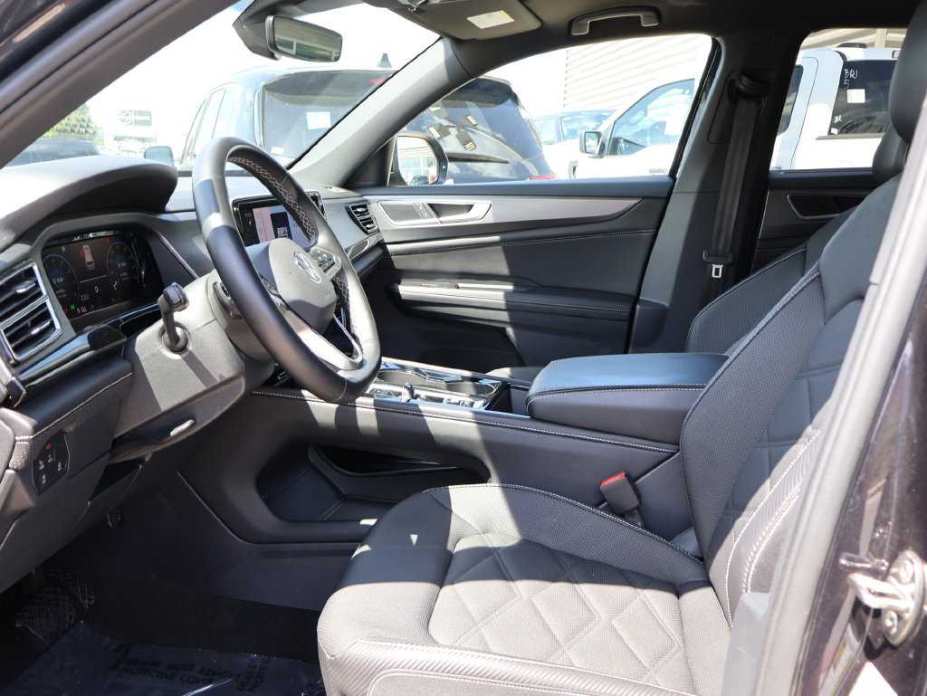 Used 2025 Volkswagen Atlas Cross Sport SE FWD image 22