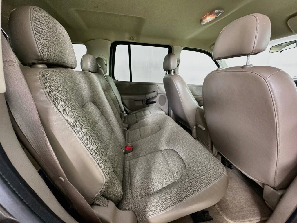 Used 2004 Ford Explorer XLS RWD image 30
