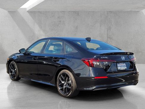 Used 2025 Honda Civic Sport image 6