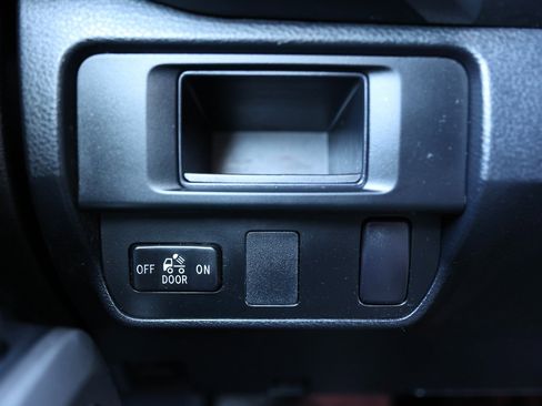 Used 2017 Toyota Tacoma SR5 w/ Tow Package image 35