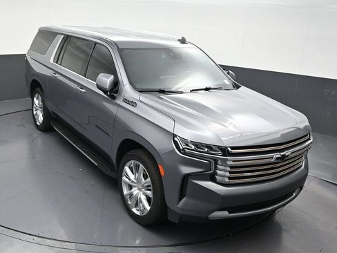 Used 2021 Chevrolet Suburban High Country AWD/4WD image 23