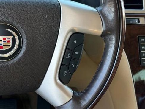Used 2012 Cadillac Escalade Luxury image 36