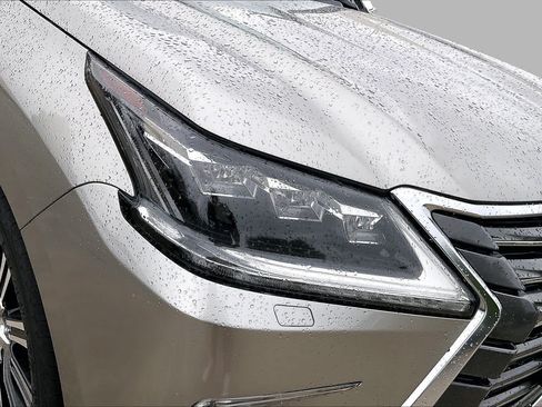 Used 2019 Lexus LX 570 4WD w/ Luxury Package image 25