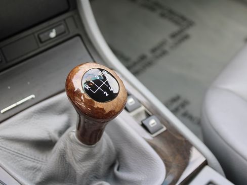 Used 2000 BMW 323i Sedan image 25