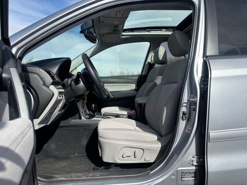 Used 2014 Subaru Forester 2.5i Premium w/ All-Weather Package image 3